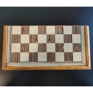 Vintage Magnetic Travel Chess Board Game Set Taiwan Rep of China Portable